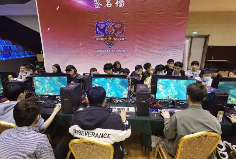 随着媒体的 随着媒体的